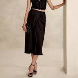 NWT BANANA REPUBLIC | Zandra Black 100% Silk Bias Cut Midi Skirt | Size XS